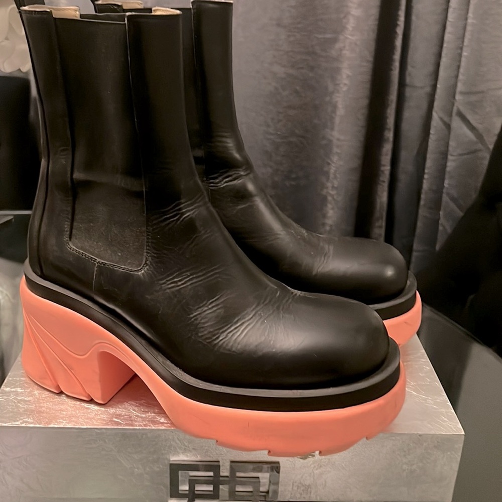Bottega Veneta